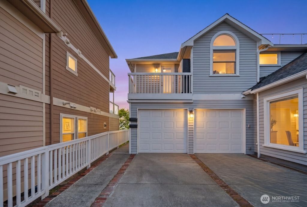 Photo of 1930 Grand Avenue #2, Everett, WA 98201 (MLS # 2507231)