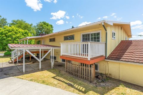 1905 7th Avenue Longview WA 98632