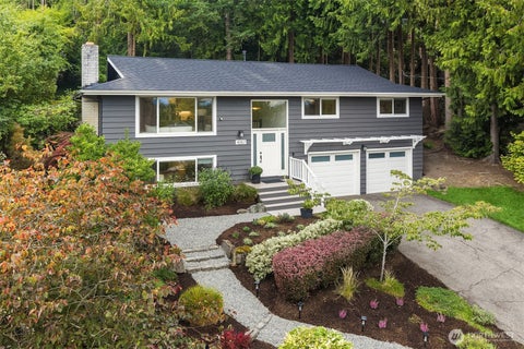 Photo of 4057 96th Avenue SE, Mercer Island, WA 98040 (MLS # 2574399)