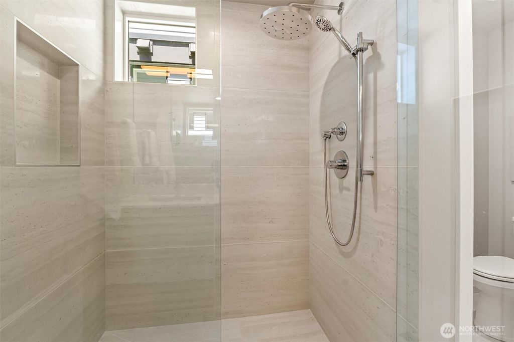 listing image 9360107294246982450