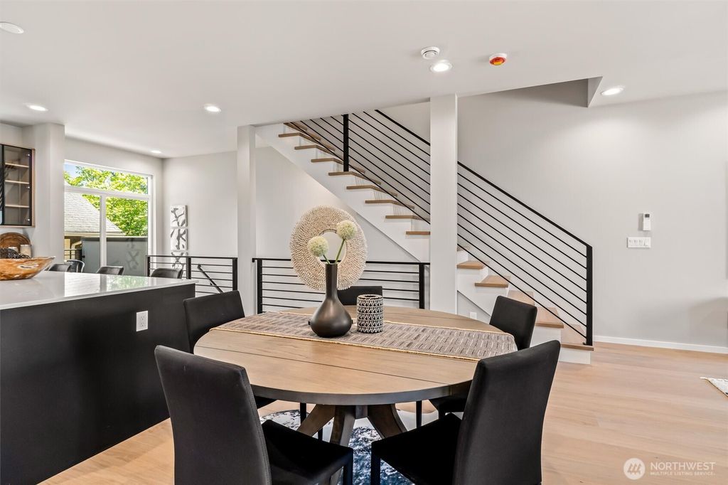 listing image 9368768229273368215