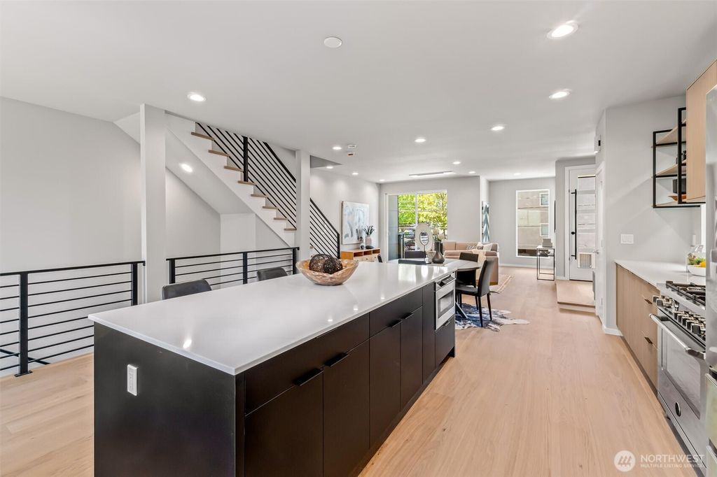 listing image 9361274769285880930