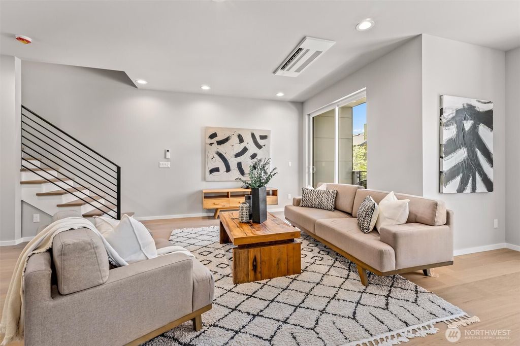listing image 9368828298596986172