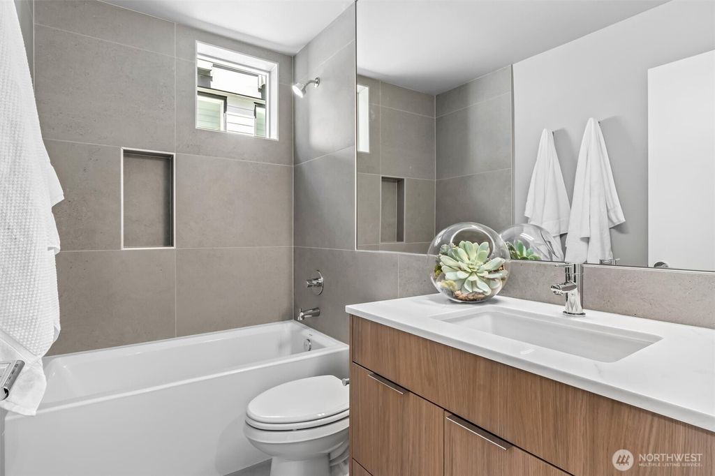 listing image 9368368997735066682