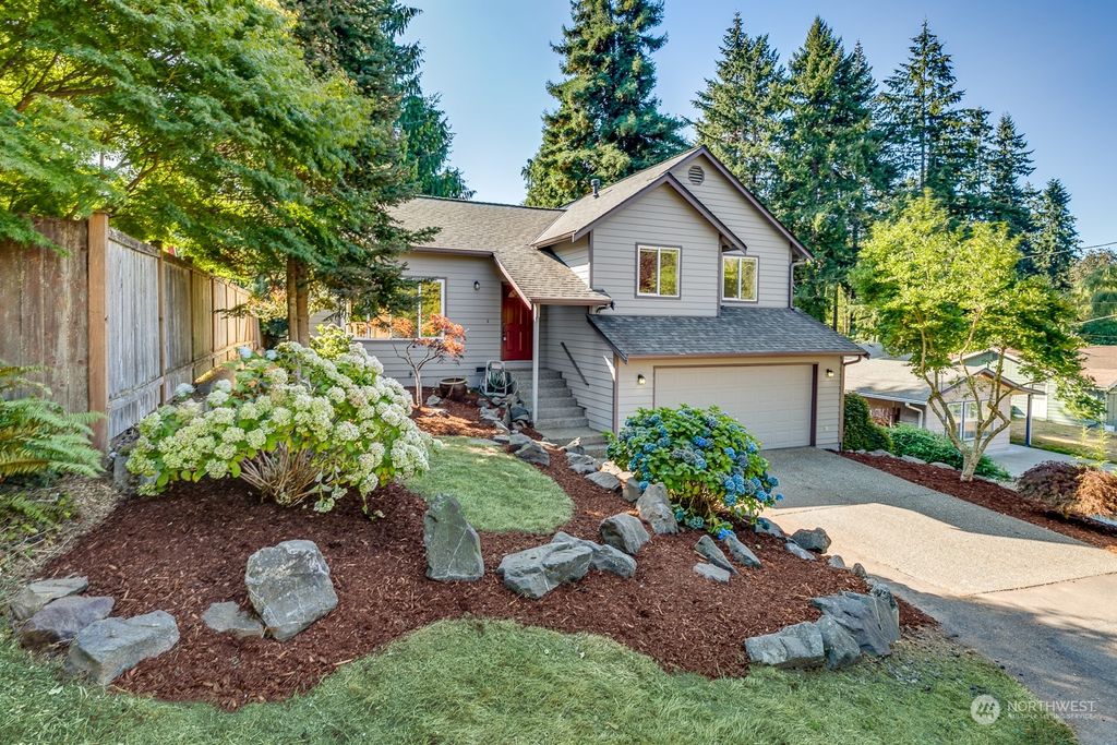 Photo of 528 47th Street SE, Everett, WA 98203 (MLS # 1998451)
