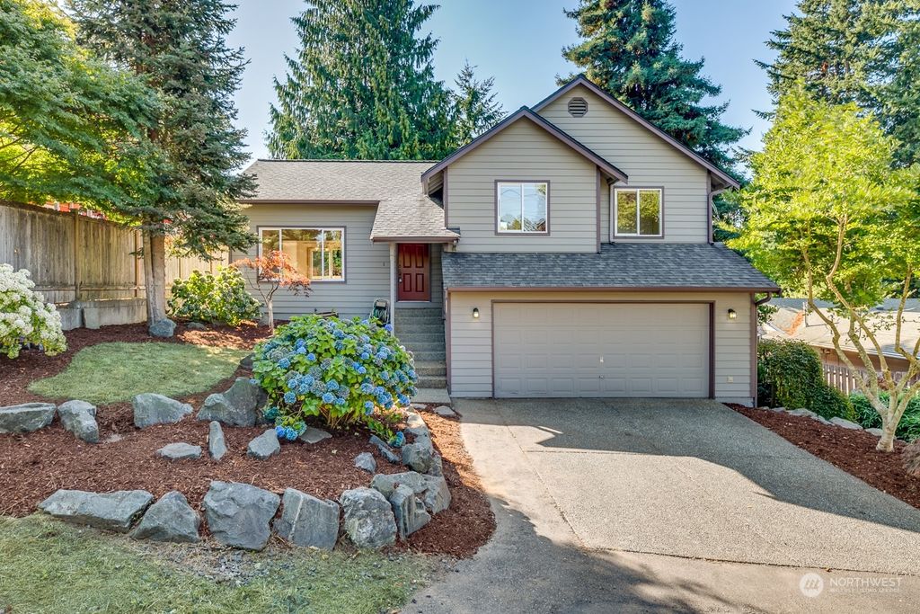 Photo of 528 47th Street SE, Everett, WA 98203 (MLS # 1998451)