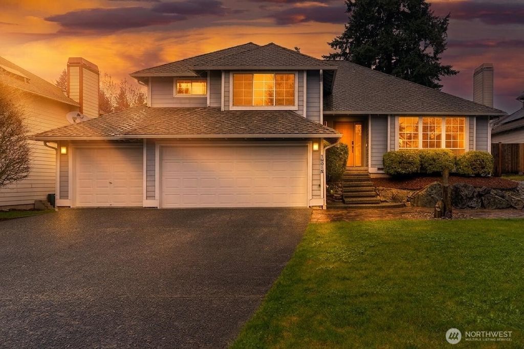 Photo of 10012 SE 247th Place, Kent, WA 98030 (MLS # 2497271)