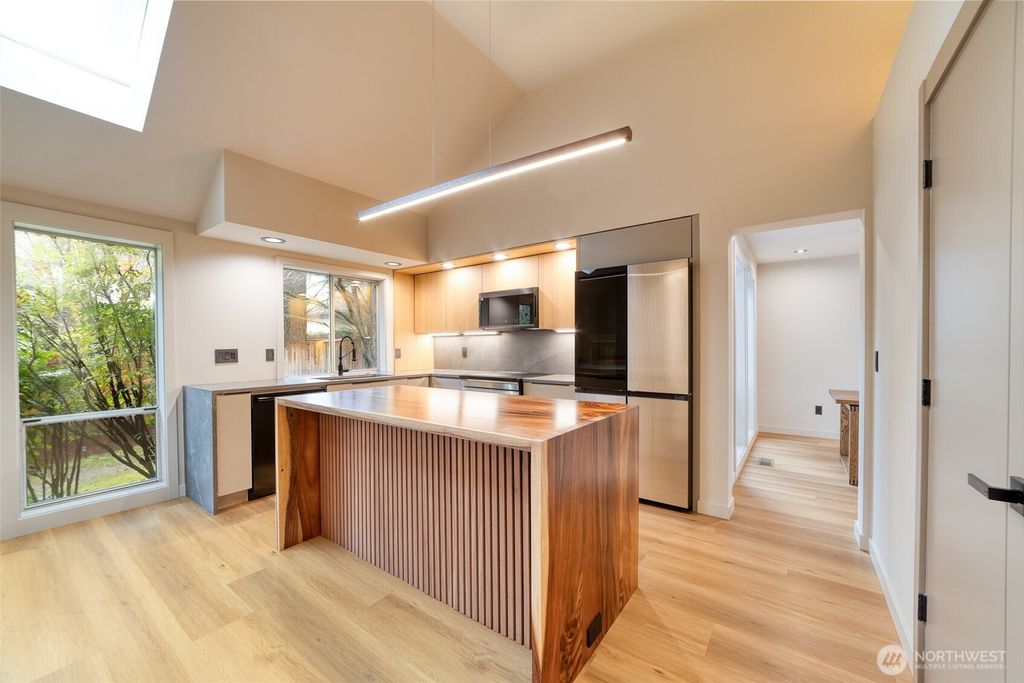 Photo of 10012 SE 247th Place, Kent, WA 98030 (MLS # 2497271)