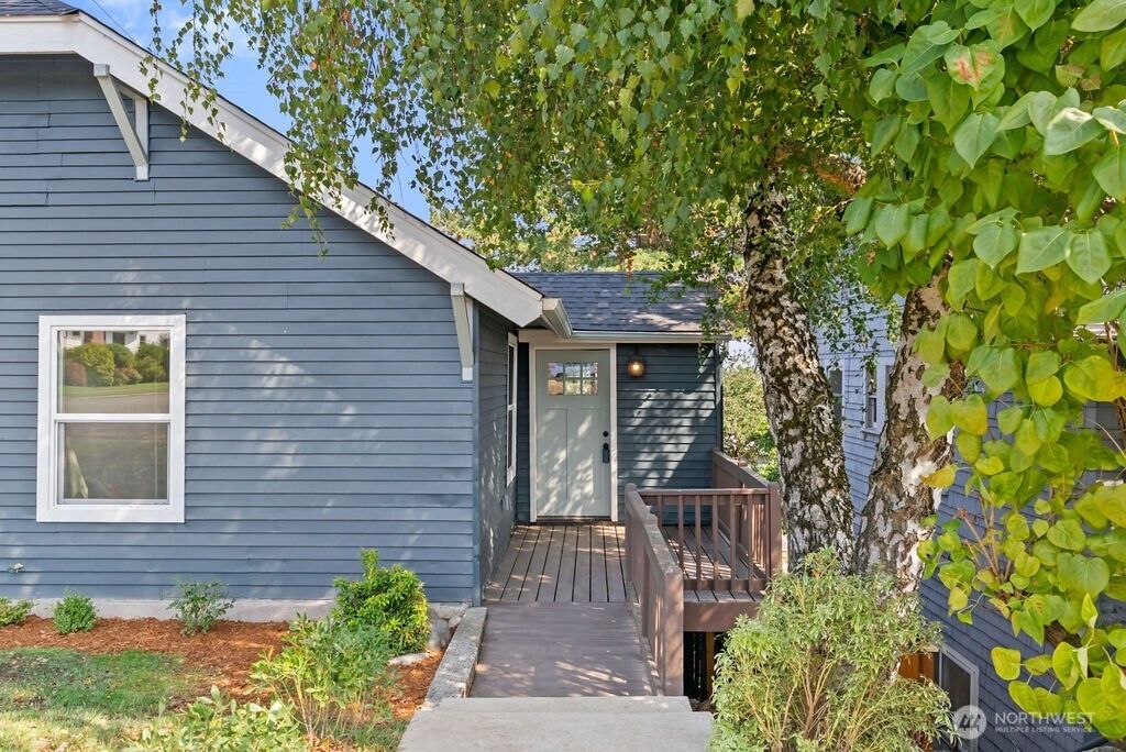 Photo of 3817 SW Dakota Street, Seattle, WA 98126 (MLS # 2428079)