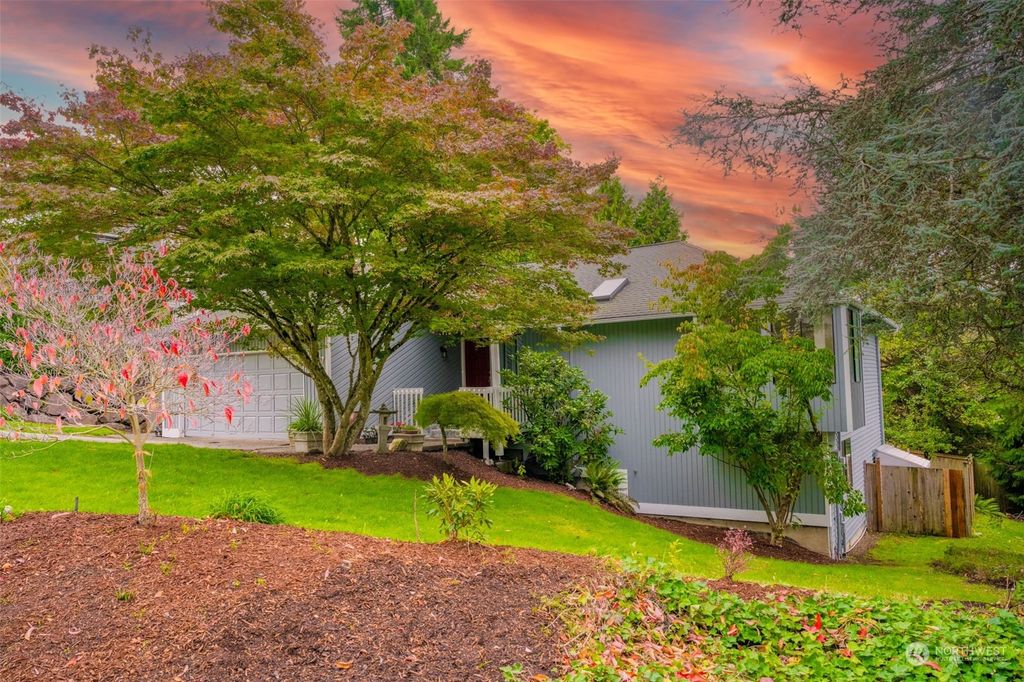 Photo of 14927 SE 64th Street, Bellevue, WA 98006 (MLS # 2173124)