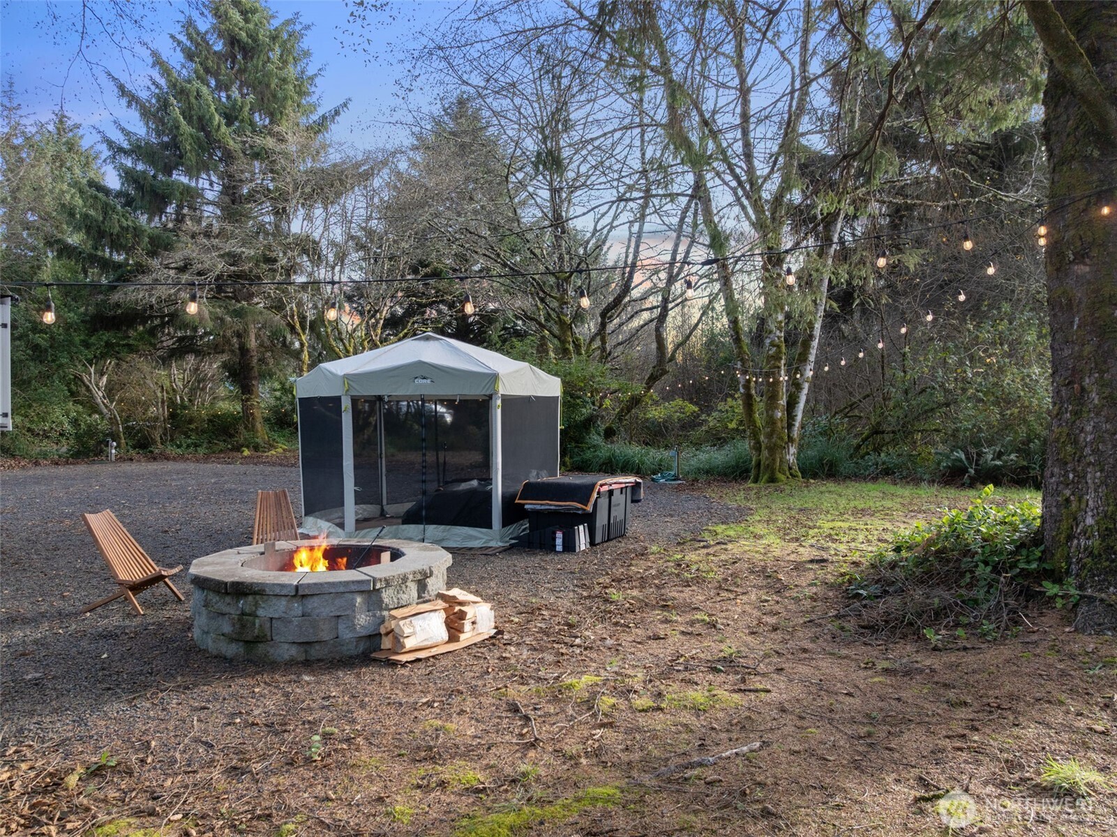 337 Mast Ave NW