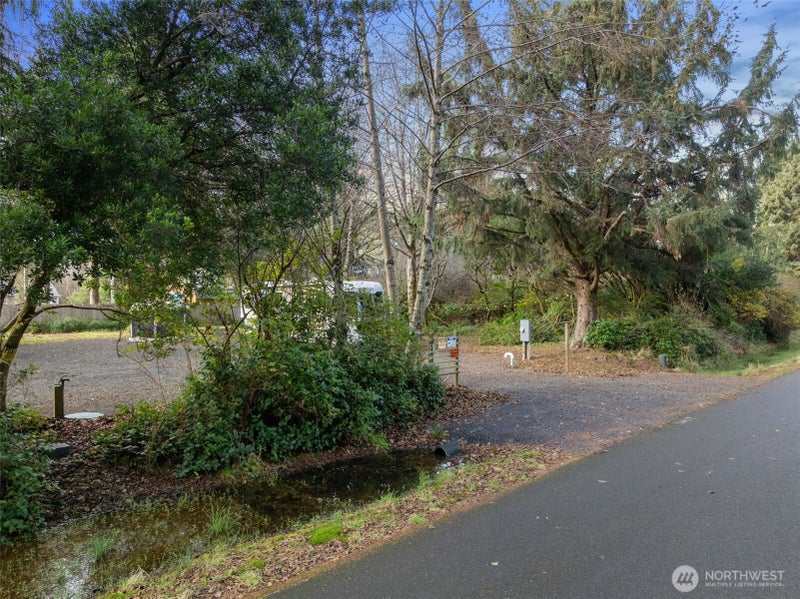 337 Mast Ave NW