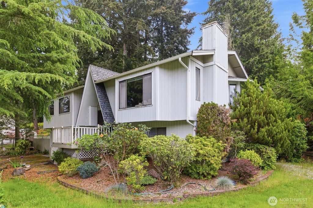 Photo of 5003 64th Avenue W, University Place, WA 98467 (MLS # 2523370)