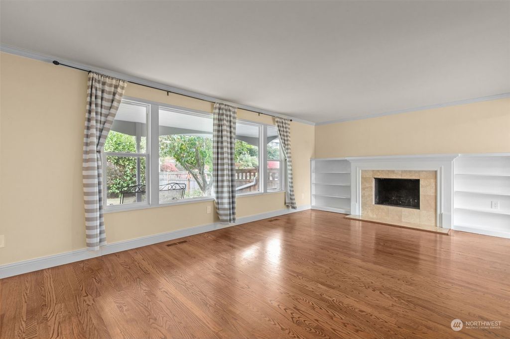 Photo of 5625 126th Avenue SE, Bellevue, WA 98006 (MLS # 2300388)