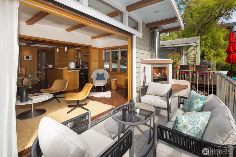2331 Fairview Avenue E I