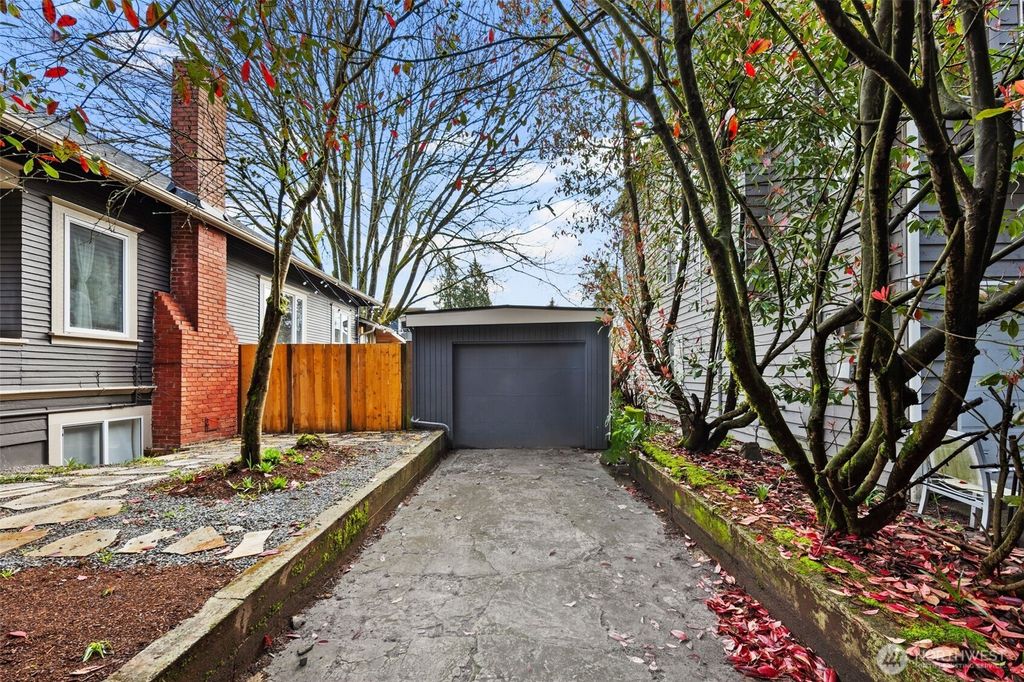 Photo of 4642 Eastern Avenue N, Seattle, WA 98103 (MLS # 2442733)