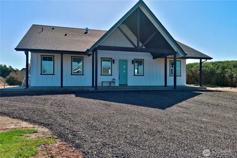 Photo of 1229 Channel Avenue SW, Ocean Shores, WA 98569 (MLS # 2495112)