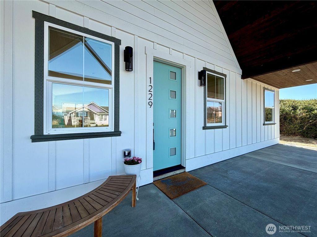 Photo of 1229 Channel Avenue SW, Ocean Shores, WA 98569 (MLS # 2495112)