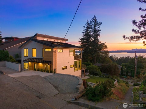 Photo of 7602 44th Avenue SW, Seattle, WA 98136 (MLS # 2577258)