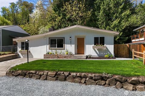 6913 25th Avenue SW Seattle WA 98106