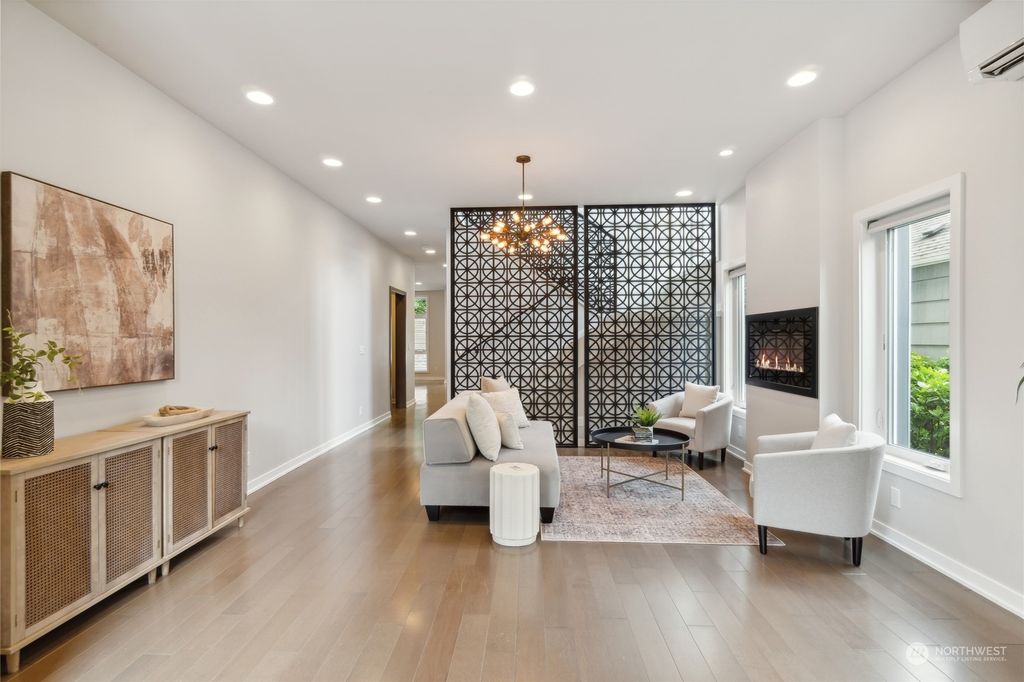 Photo of 7031 38th Avenue NE, Seattle, WA 98115 (MLS # 2266766)