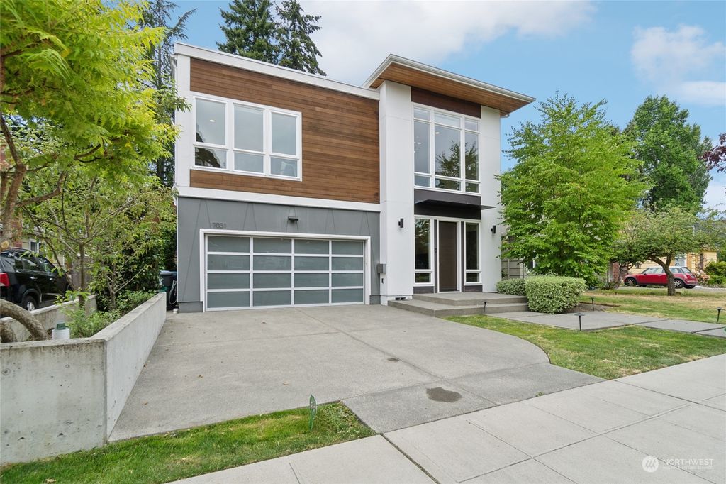 Photo of 7031 38th Avenue NE, Seattle, WA 98115 (MLS # 2266766)