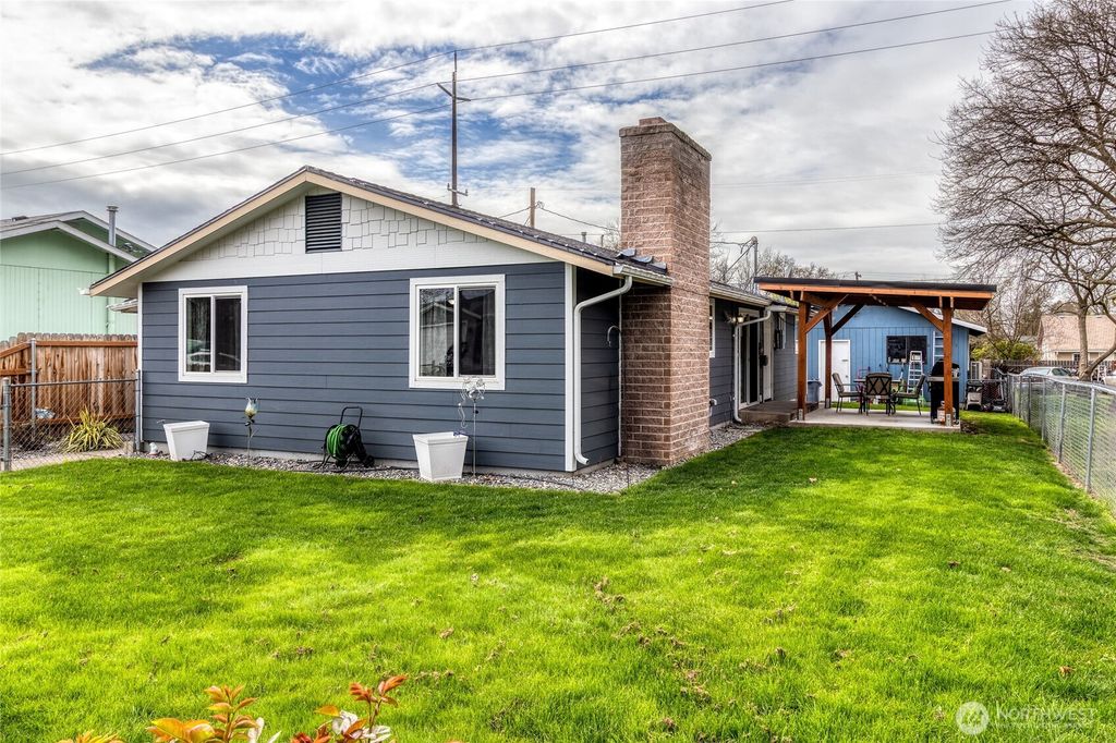 Photo of 729 Clark Street, Walla Walla, WA 99362 (MLS # 2500676)