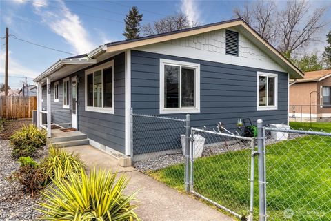 Photo of 729 Clark Street, Walla Walla, WA 99362 (MLS # 2500676)