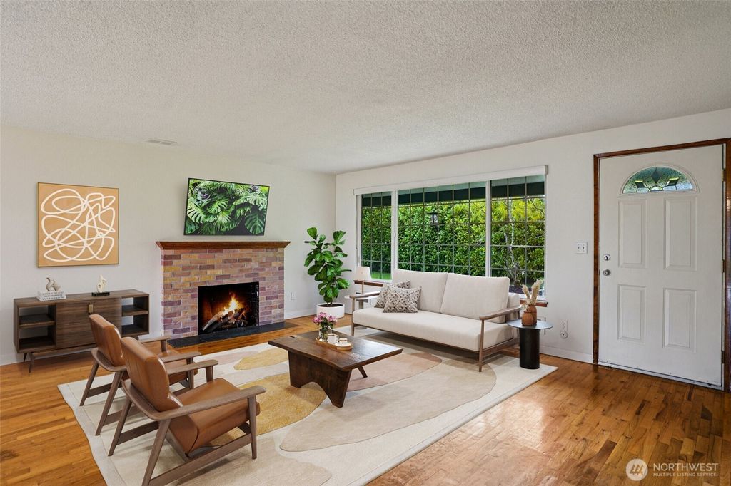 Photo of 29245 Kent Black Diamond Road SE, Kent, WA 98042 (MLS # 2477624)