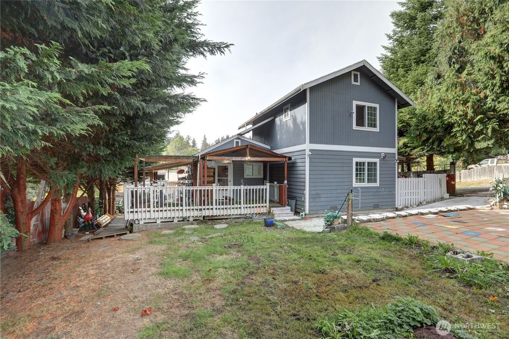 Photo of 20705 13th Avenue S, SeaTac, WA 98198 (MLS # 2439939)