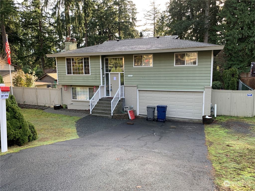 Photo of 1918 208th Street SW, Lynnwood, WA 98036 (MLS # 2023614)