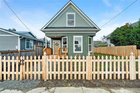 Photo of 915 Eklund Avenue, Hoquiam, WA 98550 (MLS # 2453324)