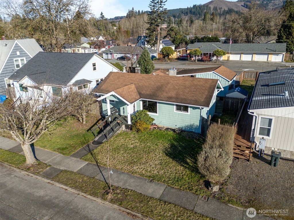 Photo of 438 Front Avenue, Castle Rock, WA 98611 (MLS # 2477667)