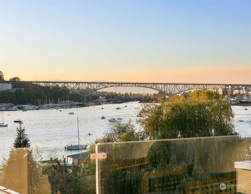 Photo of 2312 B Fairview Avenue E, Seattle, WA 98102 (MLS # 2245154)