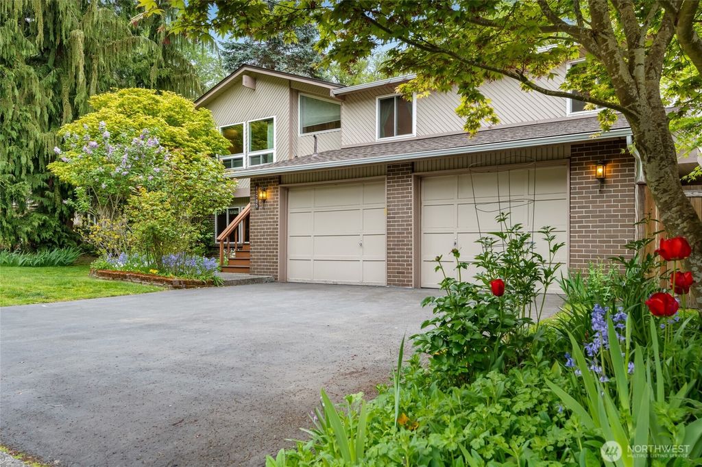 Photo of 17705 54th Avenue W, Lynnwood, WA 98037 (MLS # 2354672)