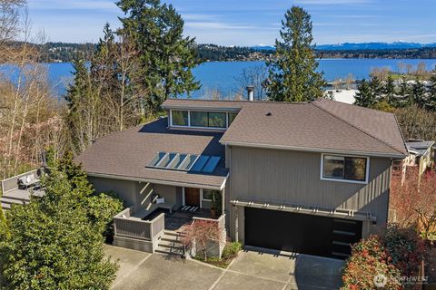 Photo of 7756 58th Avenue NE, Seattle, WA 98115 (MLS # 2500694)