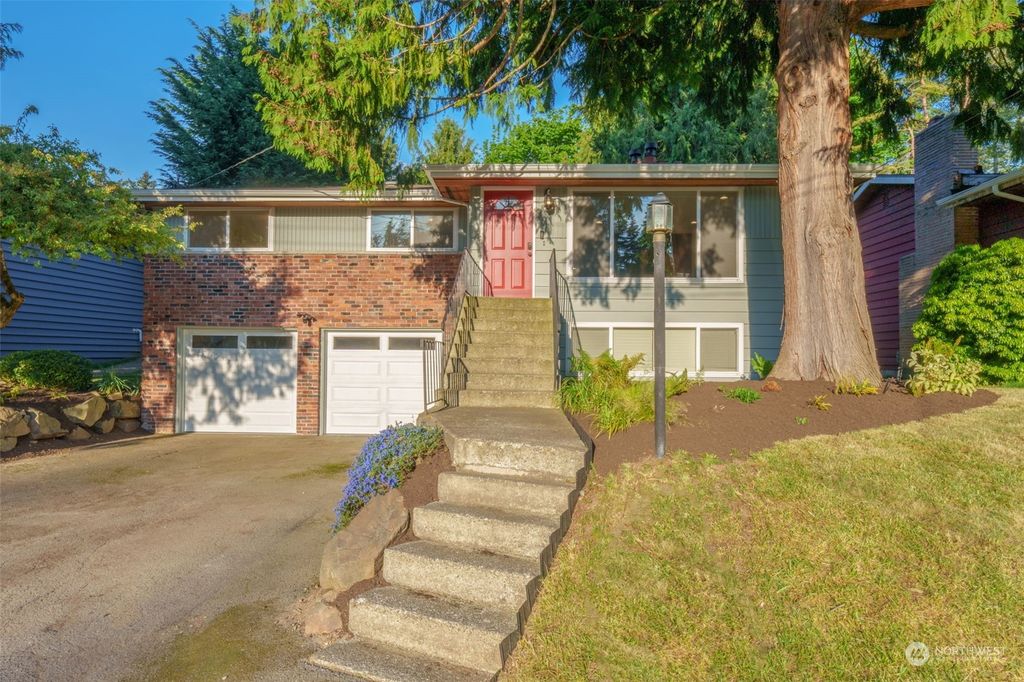 Photo of 13338 28th Avenue NE, Seattle, WA 98125 (MLS # 2070509)
