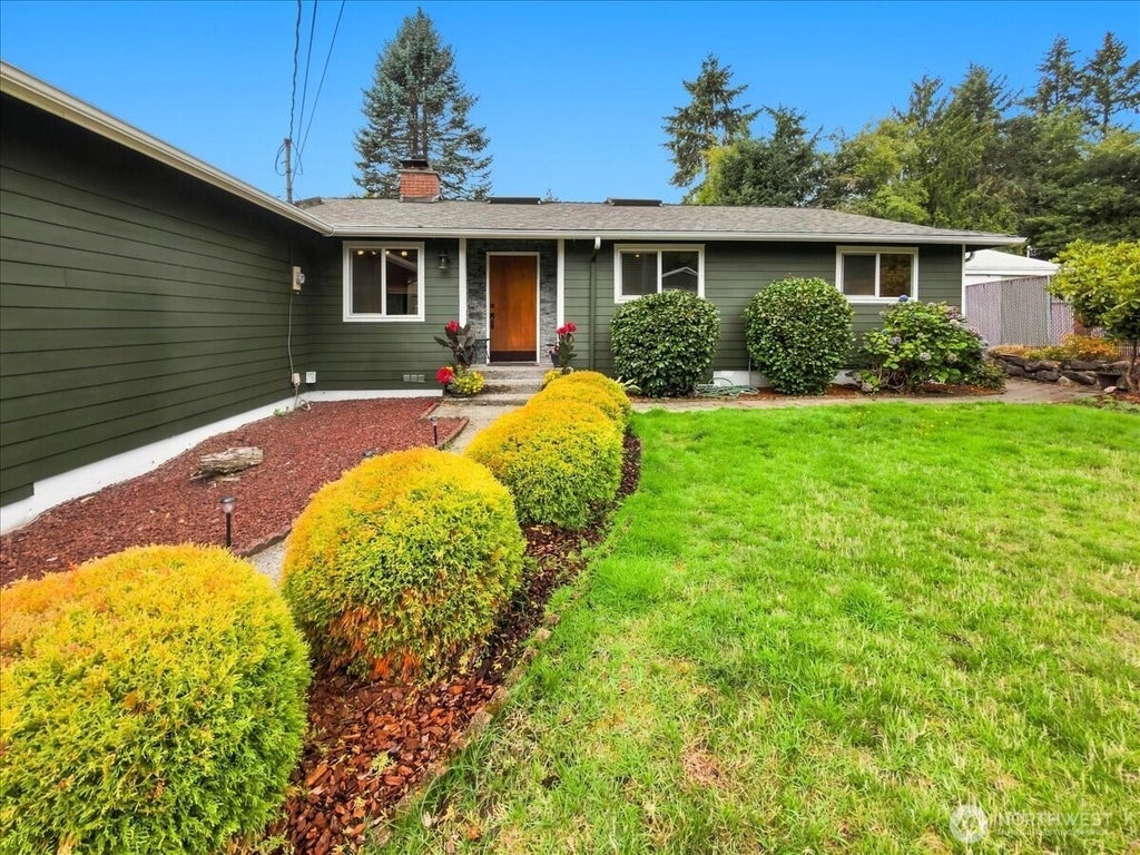 Photo of 19607 136th Place SE, Renton, WA 98058 (MLS # 2583975)