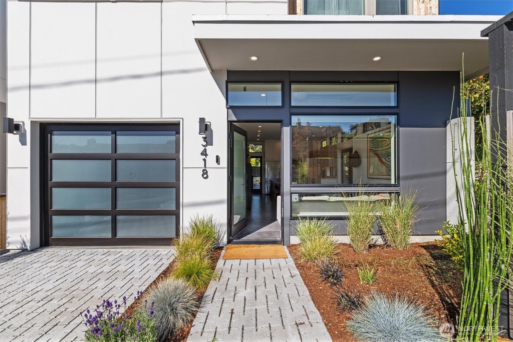 Photo of 3418 NW 67th Street St, Seattle, WA 98117 (MLS # 2583309)