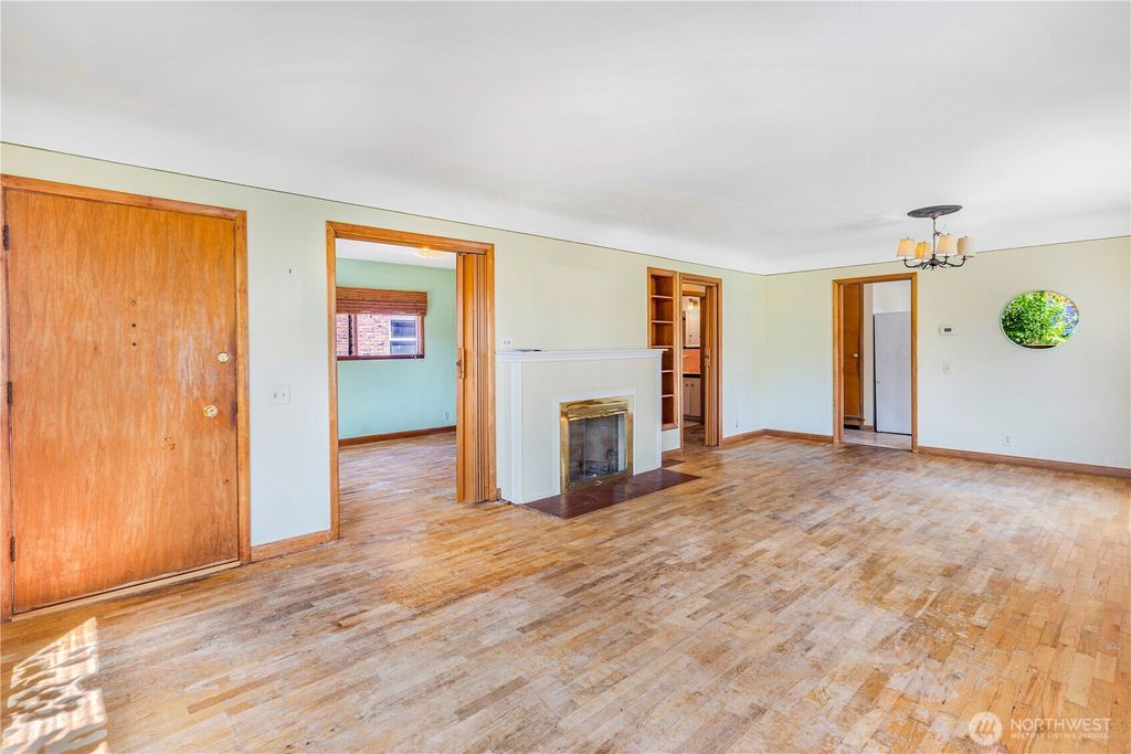 Photo of 1505 Oakes Avenue, Everett, WA 98201 (MLS # 2410361)