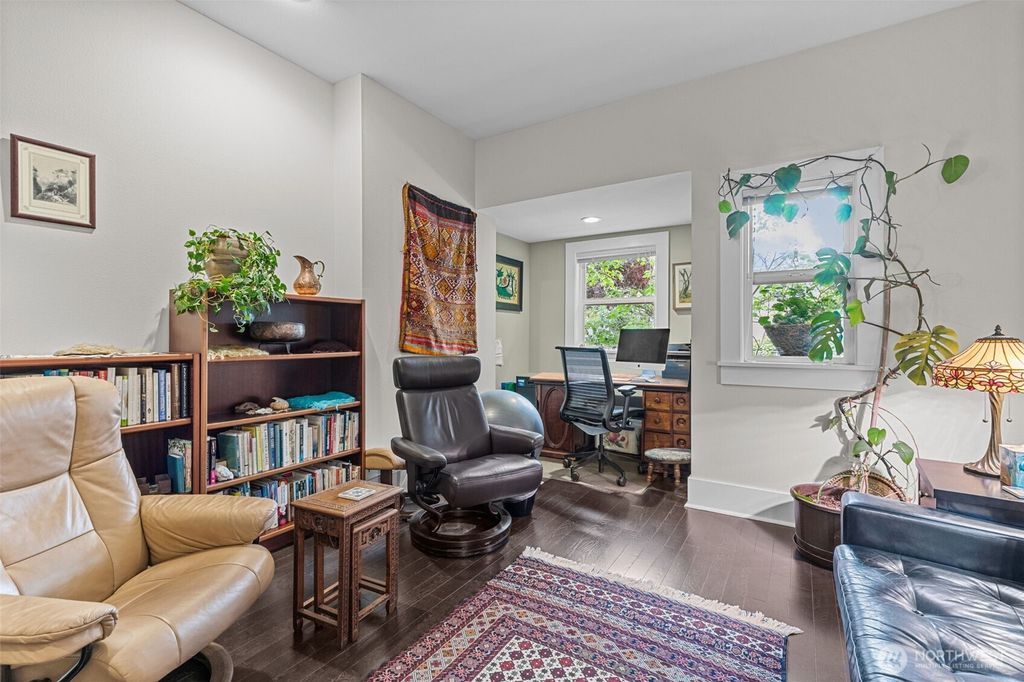 Photo of 4510 Thackeray NE, Seattle, WA 98105 (MLS # 2409519)