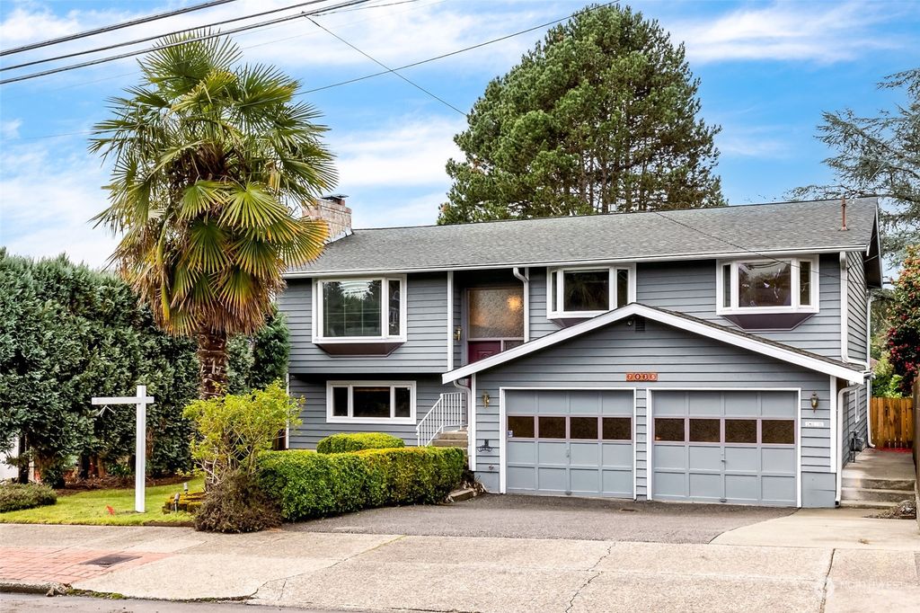 Photo of 7035 40th Avenue NE, Seattle, WA 98115 (MLS # 2054154)