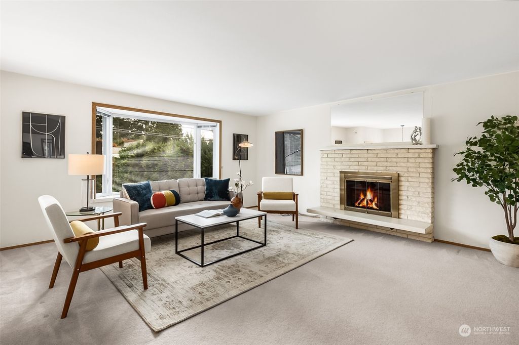 Photo of 7035 40th Avenue NE, Seattle, WA 98115 (MLS # 2054154)