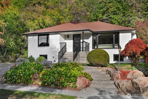 Photo of 5818 S 18th Avenue S, Seattle, WA 98108 (MLS # 2586889)