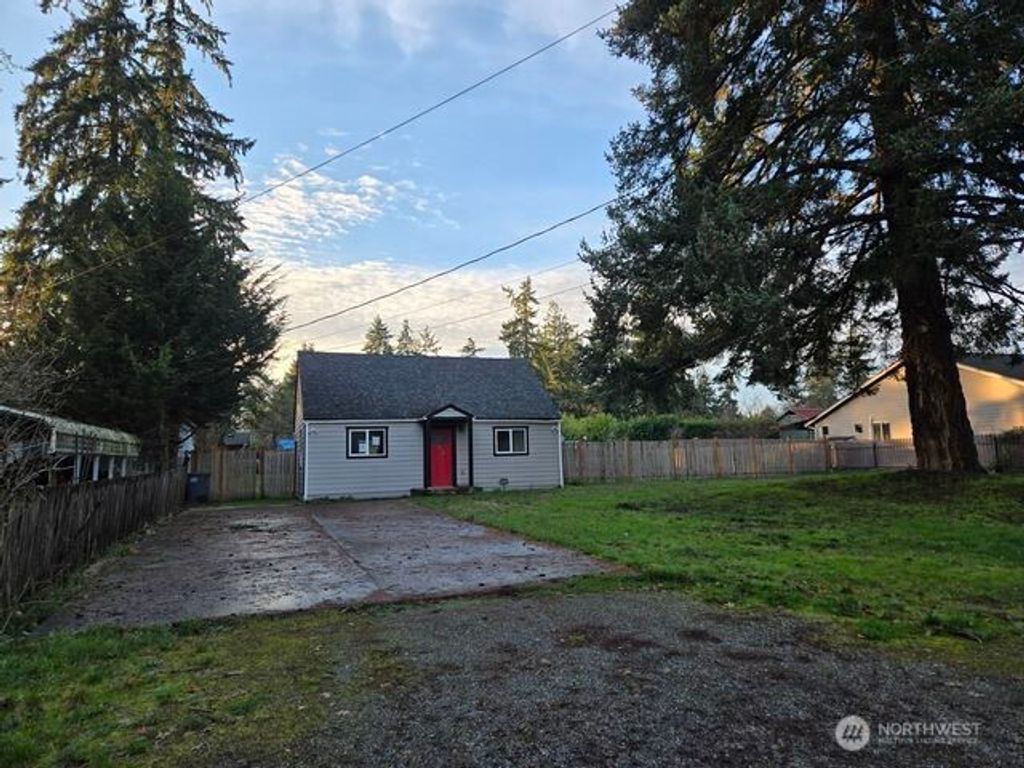 Photo of 10228 Alaska Street S, Tacoma, WA 98444 (MLS # 2468696)