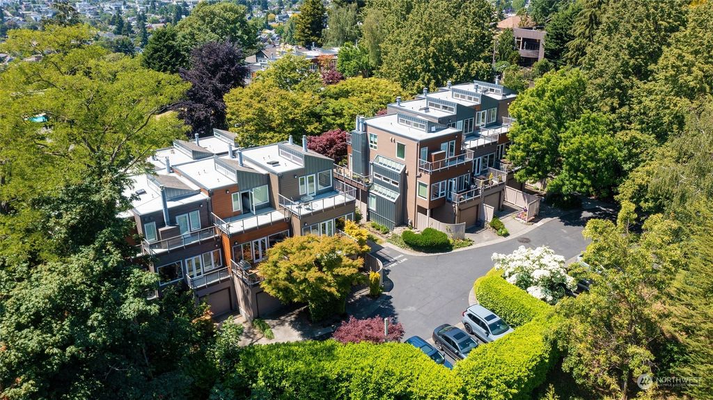 Photo of 101 NW 58th Street #1, Seattle, WA 98107 (MLS # 2255441)