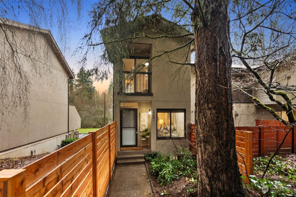 Photo of 15001 123rd Avenue NE, Kirkland, WA 98034 (MLS # 2188143)