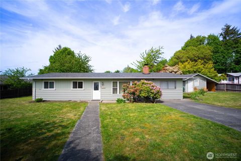 Photo of 733 E 10th Street, Port Angeles, WA 98362 (MLS # 2466043)