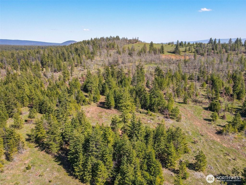 Photo of 5 Sky Road, Goldendale, WA 98620 (MLS # 2506797)