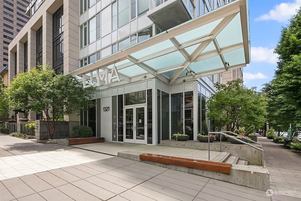 Photo of 1321 Seneca Street #802, Seattle, WA 98101 (MLS # 2274559)
